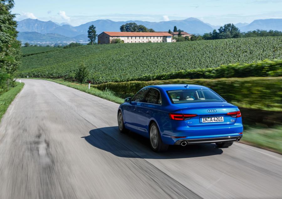 Audi A4 2.0 TFSI Quattro (B9) 2015 года  (WW) (фото 16 из 31)